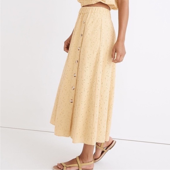 Madewell Dresses & Skirts - NWT Madewell dream on daisy eyelet side button midi skirt (XS)